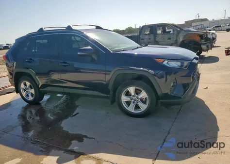 2021 Toyota Rav4 Xle z USA, uszkodzony, nr VIN 2T3W1RFVXMW168244